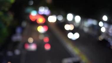 Şehirde gece trafiği