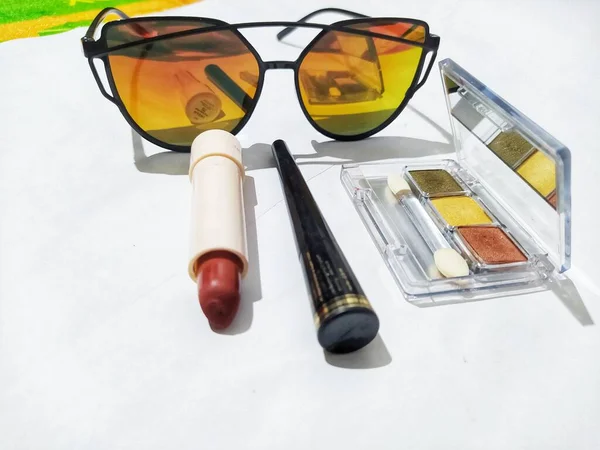 Sunglasses Lipstick Eyeliner Eyeshadow Isolated White Background Makeup Tools — Stock Photo, Image