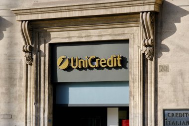 Credito Italiano 'nun tarihi şubesi, bugün Banca Unicredit spa, Roma Piazza della.