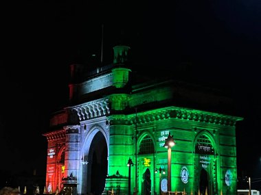 Hindistan 'ın Mumbai Kapısı Hint Bayrak Işıklarıyla.