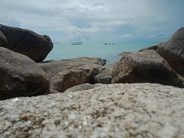 Granite Stones Clear Sea Water Turun Aban Beach Bangka Island — Stockfoto