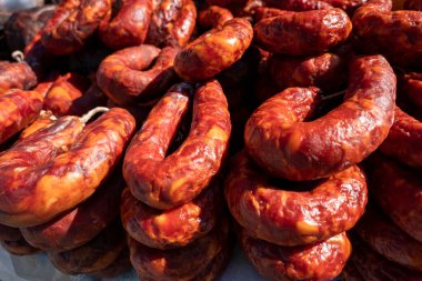 Portekiz 'in Tras os Montes kentinden geleneksel sucuk.