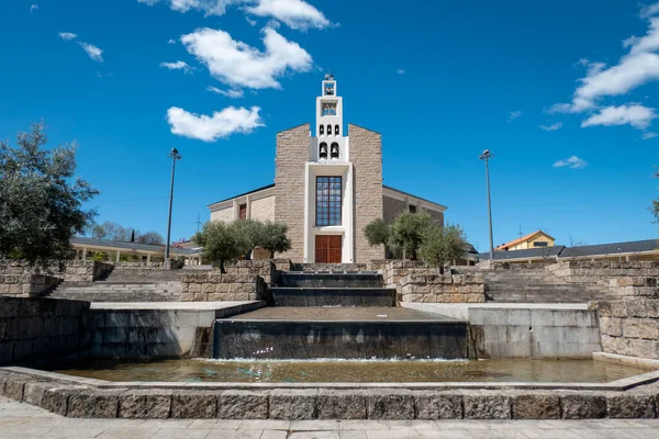 Ciek Wodny Kościołem Jana Bożego Tle Bragance Portugalii — Zdjęcie stockowe