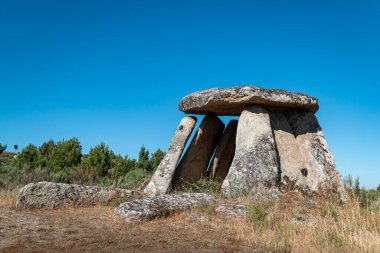 Portekiz 'in Tras os Montes kentindeki Zedes anıtı ya da dolmenleri