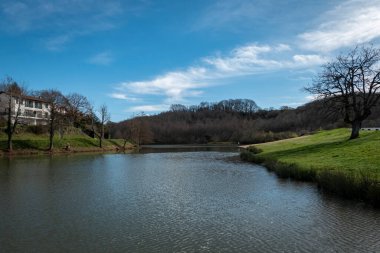 Saint Pee Sur Nivelle 'deki Alain Gölü Cami Bask Ülkesi, Fransa