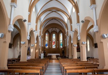 Aziz Joseph de l 'Ousse Soumoulou Kilisesi' nin içinde, Landes