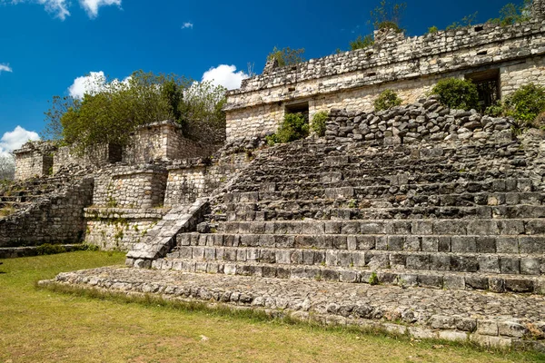 stock image One of The Twins in the Mayan ruins of Ek Balam. The name Ek Balam means Black Jaguar. It is located in the Yucatan Peninsula, Mexico. High quality photo