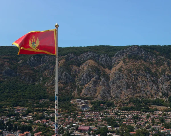 Černá Hora Vlajka Zátoce Kotor — Stock fotografie