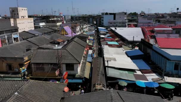 Treno Aereo Passa Attraverso Maeklong Market Maeklong Railway Station Samut — Video Stock