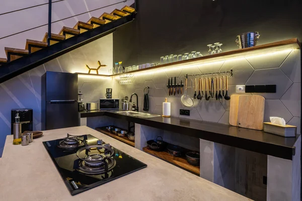 美しい高級住宅のモダンなキッチンスタイル — ストック写真