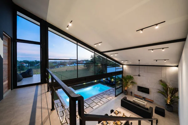 Modern Interieur Woonkamer Van Zwembad Villa Met Hoge Luxe Interieur — Stockfoto