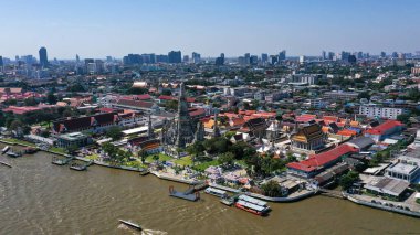 Wat Arun, Tayland 'ın başkenti Bangkok' ta yer alan bir Budist tapınağıdır..
