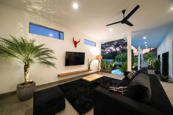 Недвижимость Luxury Exterior Design Pool Villa Interior Design Living Room — стоковое фото
