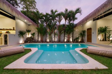 Yüzme havuzlu lüks ev, Tropikal Villa..