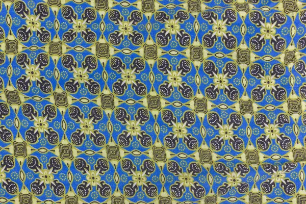 Çiçek motifli geleneksel Endonezya Batik kumaşı.