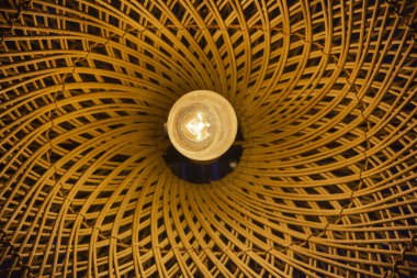 Dekoratif bambu işlemeli ampul lambası, sıcak beyaz ışık