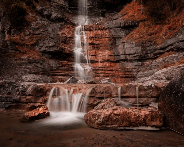 Tirol Avusturya 'da rüya gibi bir şelale