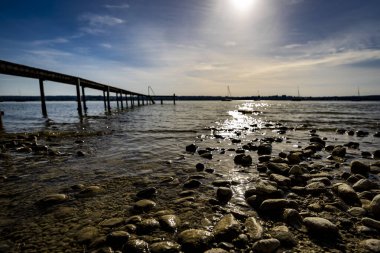 Gölün üzerinde güzel bir gün batımı, Bavyera, Ammersee 