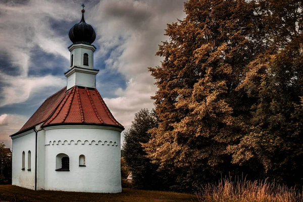 Церковь Прозрения Осеннем Лесу — стоковое фото