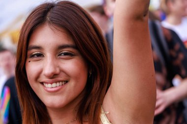 Berlin, Almanya 23 Temmuz 2023: Christopher Caddesi Günü. Berlin Onur Kutlaması, lezbiyen, eşcinsel, biseksüel, transseksüel ve homoseksüel (LGBTQ +) insanları ve onların müttefiklerini kutlamak için düzenlenen bir gurur geçididir..