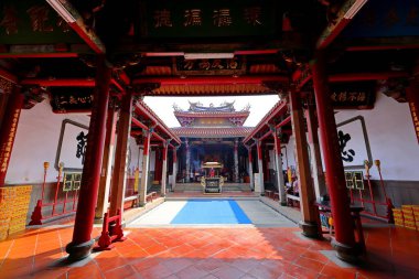 Tainan Grand Mazu Tapınağı. Tainan, Tayvan 'da 17. yüzyıla ait renkli ve geleneksel bir ibadet yeri. 