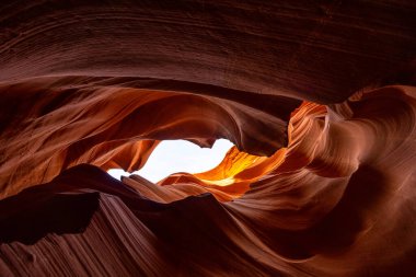 Aşağı Antilop Kanyonu Arizona, Page yakınlarındaki Navajo Reservation 'da doğal bir eğlence merkezi.