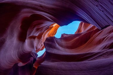 Aşağı Antilop Kanyonu Arizona, Page yakınlarındaki Navajo Reservation 'da doğal bir eğlence merkezi.