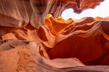 Aşağı Antilop Kanyonu Arizona, Page yakınlarındaki Navajo Reservation 'da doğal bir eğlence merkezi.