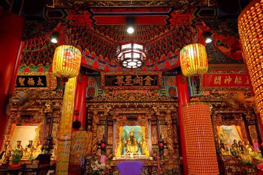 Da Longdong Baoan Tapınağı, Taipei 'deki Bao Sheng Da Di' ye adanmış 1831 yılında tamamlandı.