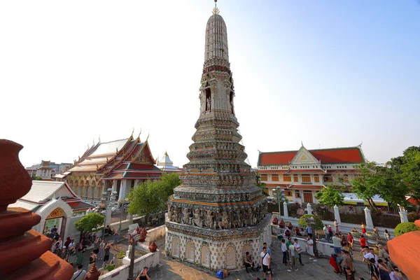 泰国曼谷Yai区Wat Arun Ratchawararam Ratchawaramahawihan或黎明寺 — 图库照片