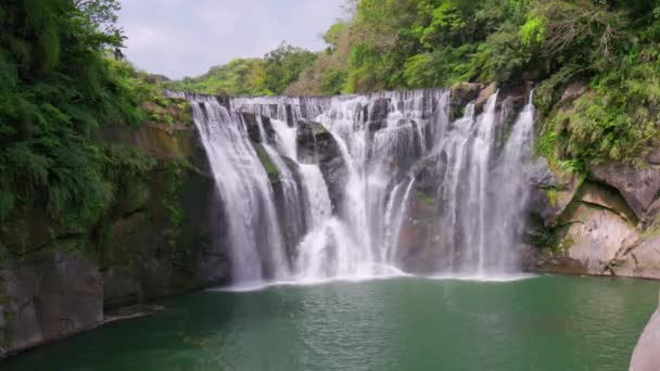 Shifen Waterfall Ett Vattenfall Beläget Pingxi District New Taipei City — Stockvideo