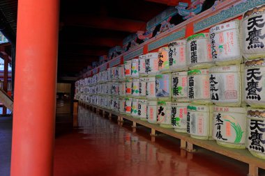 Toshogu Tapınağı (17. yüzyılda Japonya 'nın Nikko kentindeki ilk Shogun ve renkli binaların onuruna yapılan türbe).