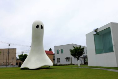 Towada Sanat Merkezi, Çağdaş Sanat Müzesi Towada, Aomori, Japonya 'da açık hava sergisi