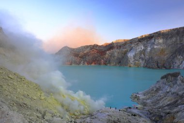 Doğu Java Adası, Endonezya 'daki Ijen Geopark' ta Kawah Ijen volkanı (sülfür madeni)