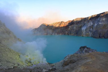 Doğu Java Adası, Endonezya 'daki Ijen Geopark' ta Kawah Ijen volkanı (sülfür madeni)
