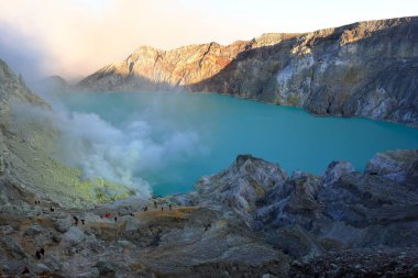 Doğu Java Adası, Endonezya 'daki Ijen Geopark' ta Kawah Ijen volkanı (sülfür madeni)