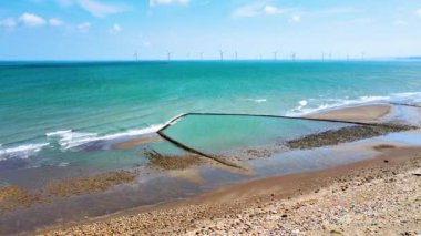Balık kapanı ve Offshore Windmill çiftliği tarihi balıkçılık tuzakları Miaoli County, Houlong Township Tayvan yakınlarında kaya ve mercan resifleri tarafından yığılmıştı.
