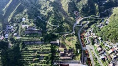 Taipei Tayvan 'da popüler bir turizm merkezi olan Jinguashi ve Jiufen bölgesinin dağ manzarası