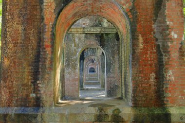 Nanzen-ji Tapınağı 'ndaki Nanzenji Suirokaku (Su Yolu Köprüsü), Japonya' nın Kyoto kentindeki bir Budist tapınağı kompleksi.