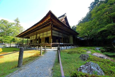 Nanzen-ji Tapınağı, Zen bahçesi olan bir Budist tapınağı kompleksi, Japonya 'nın Kyoto kentindeki orman arazisi.