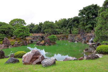 Nijo Kalesi 'ndeki bahçeler Nijojocho, Nakagyo Ward, Kyoto, Japonya' daki Shogun Leyasu 'nun evi.