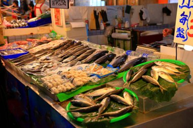 Taoyuan Tayvan 'daki Yongan Balıkçılık Limanı' nda Yongan balık pazarı.