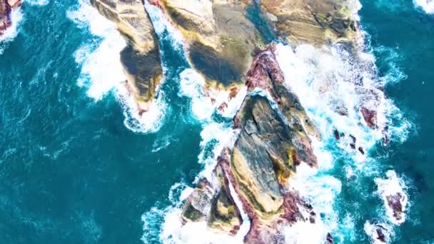 Shitiping Coastal Spot Con Una Escalera Natural Piedra Erosionada Ubicada — Vídeos de Stock