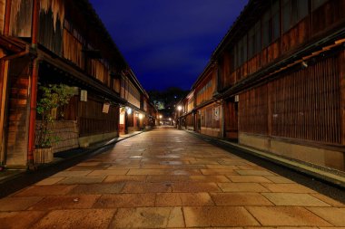 Higashi Chaya Bölgesi Higashiyama, Kanazawa, Ishikawa, Japonya 'da bulunan çay evleri ve dükkanları ile