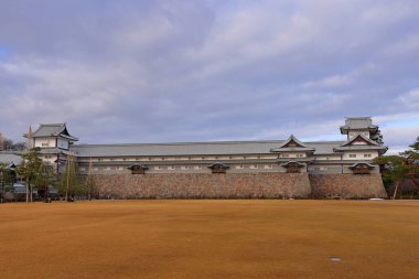 Kanazawa Kalesi Parkı. Marunouchi, Kanazawa, Ishikawa, Japonya 'da bir restorasyon kalesi.