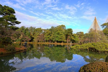 Kenroku-en Kanazawa, Ishikawa, Japonya 'da, Japonya' nın üç büyük bahçesinden biri..