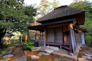 Kenroku-en Kanazawa, Ishikawa, Japonya 'da, Japonya' nın üç büyük bahçesinden biri..