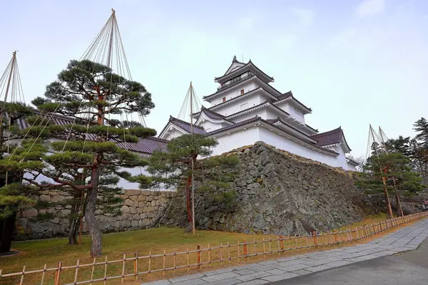 Tsuruga Şatosu (Wakamatsu Kalesi) Otemachi, Aizuwakamatsu, Fukushima, Japonya 'daki 14. yüzyıl şatosunun somut bir kopyası. 