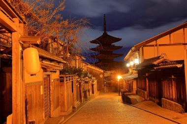  Yasaka Kulesi, Hokan-ji Tapınağı veya Yasaka Pagoda, 46 metre yüksekliğinde, Kyoto, Japonya. 