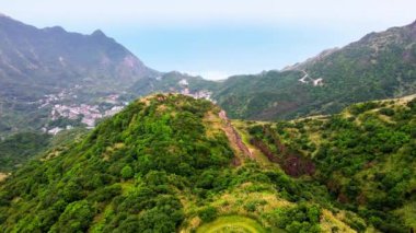 Taipei Tayvan 'da popüler bir turizm merkezi olan Jinguashi ve Jiufen bölgesinin manzarası